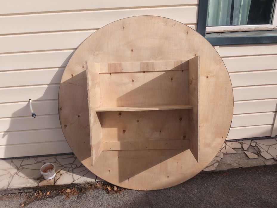 Продам 2 стола на 12 человек