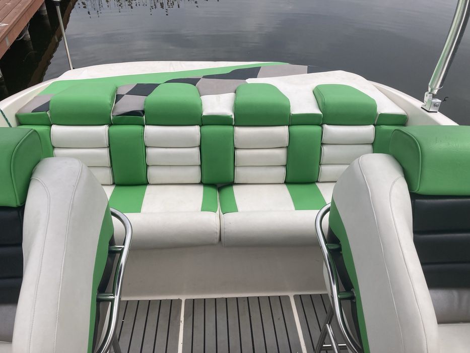 Barca Rinker Captiva 262SS 425 cai