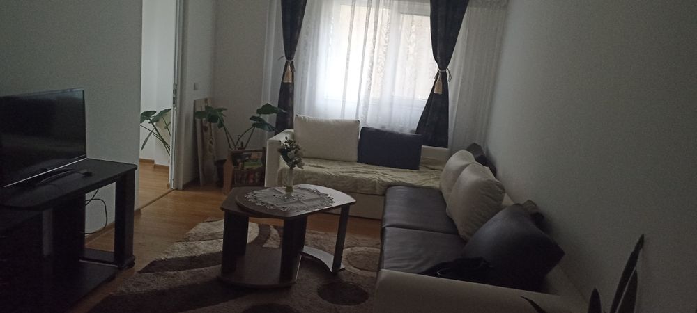 Închiriez apartament două camere, etajul doi,mobilat