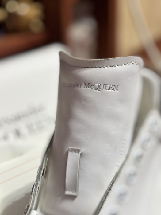 Alexander McQueen 42