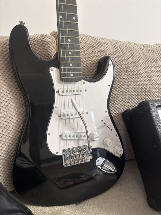 Chitara RockTile cu amplificator inclus