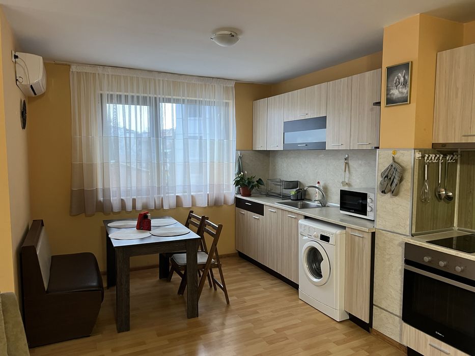 Дава се под наем Тристаен апартамент в Асеновград - 100 кв.м за 331.5 € - Снимка #1