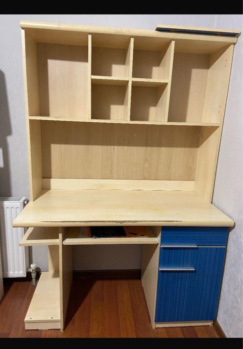 Письменный стол со шкафами