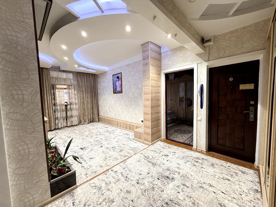 Yunusabodda 4 xonalik kvartira sotiladi srochniga