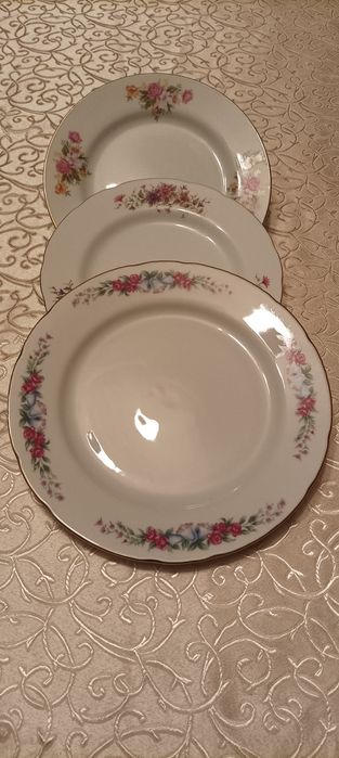 Тарелки японские.