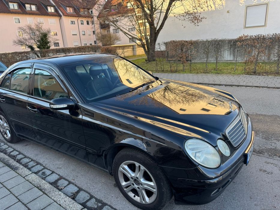 Mercedes-Benz E240 2003 Automat