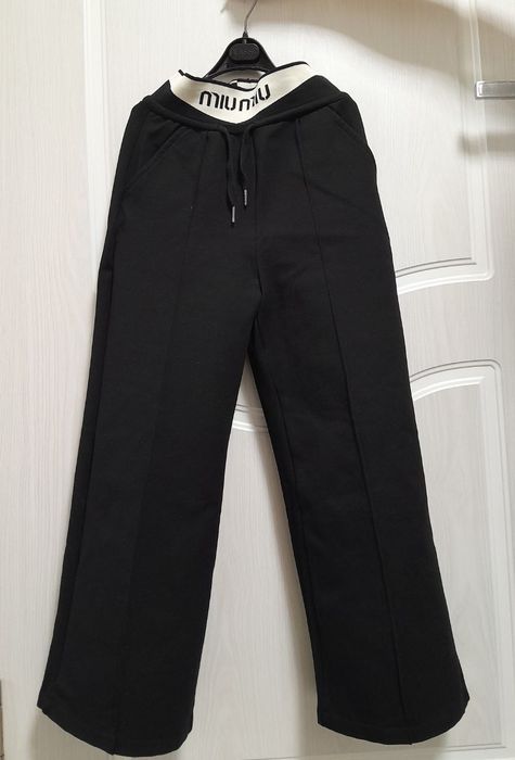 Продам чёрный брюки MIU для девочек