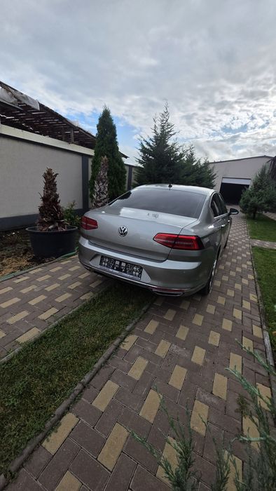 PASSAT  R-line 2015 1,6 tdi manual 8700e