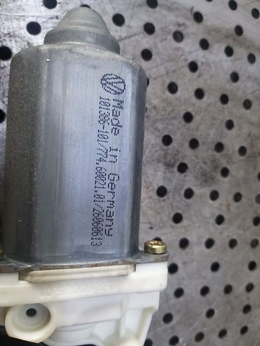 Motoras macara dreapta fata vw golf 4 1j 101386101 7746002101 1j1959802d