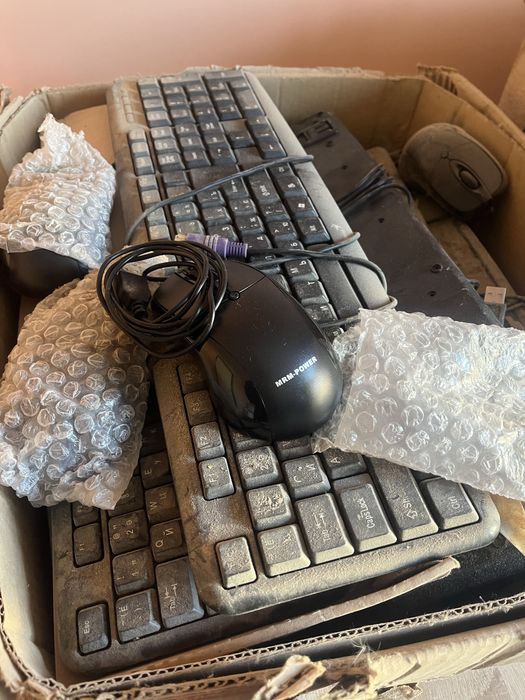 монитор клавиатура мышька