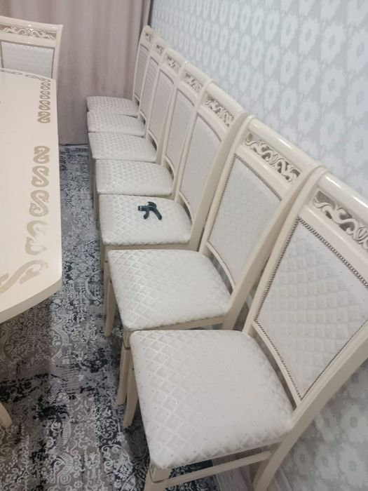 Продам Стол со стульями 200тыс