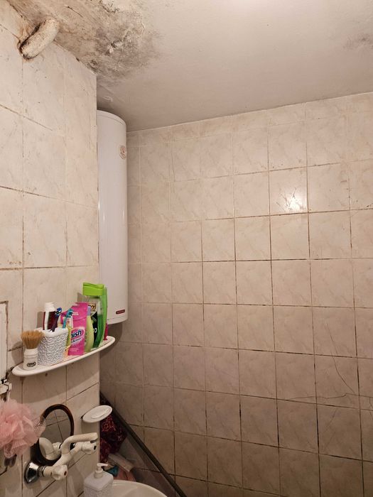 Дава се под наем Двустаен апартамент в Шумен, Център - 50 кв.м за 153 € - Снимка #3