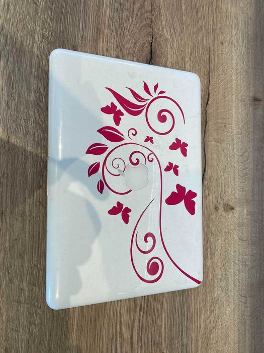 Apple Macbook 2 броя Бял и Черен Black White 2009