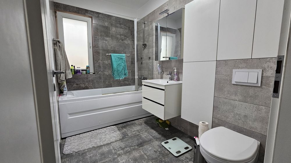 Vand Apartament 3 camere