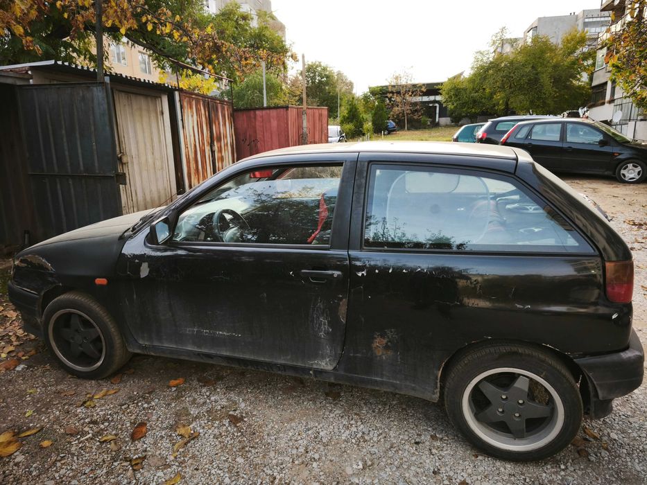 Продавам си колцата !