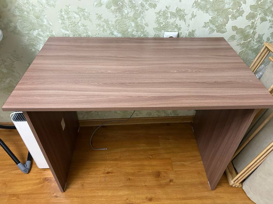 Продам письменный стол