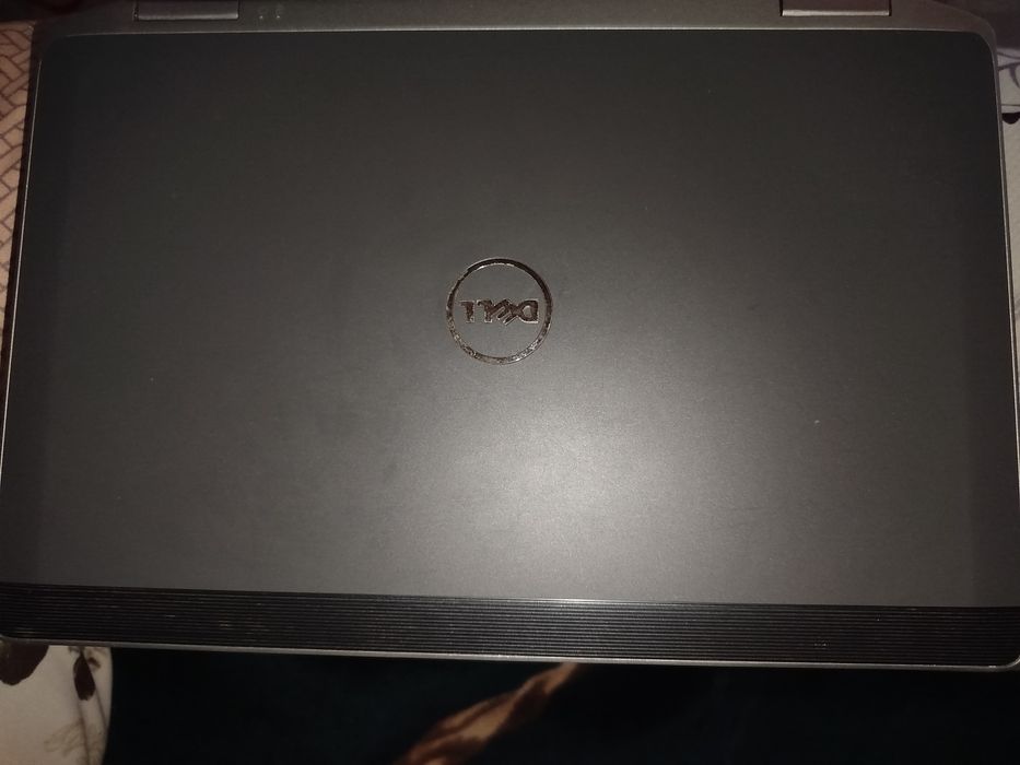 Vând Laptop Dell