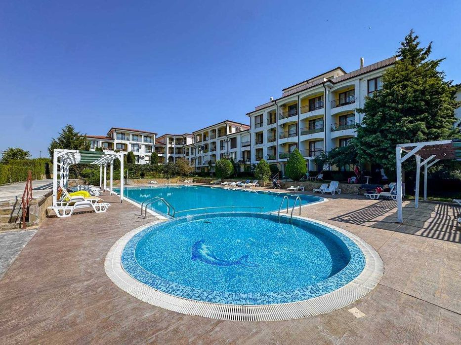 Комфортен двустаен апартамент с тераса в Rutland Bay, Равда