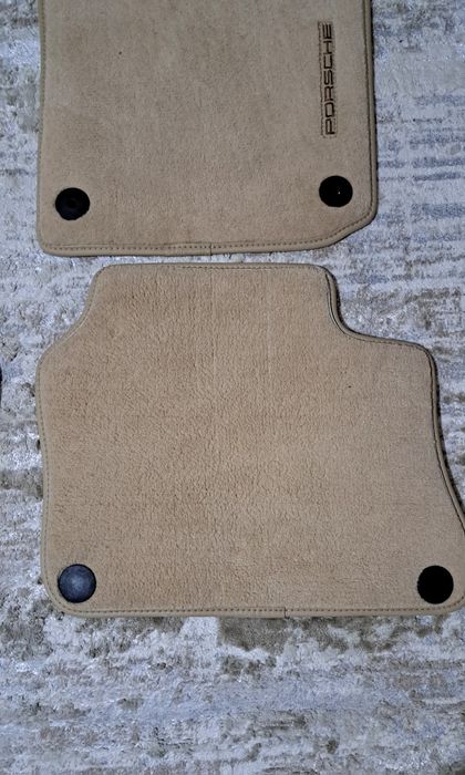 Оригинальные коврики на Порше Панамеру.