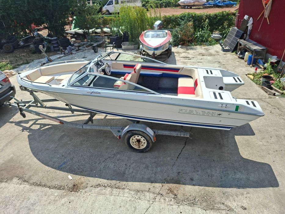 лодка Four Winns 190 Freedom Bowrider