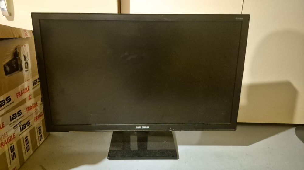 Monitor Samsung S27E330