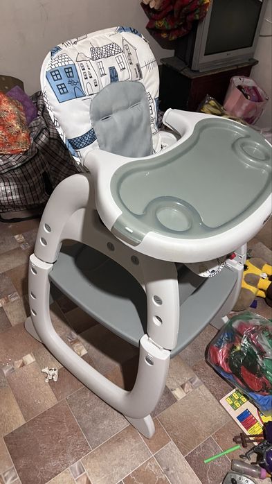 Детский стол для кормления