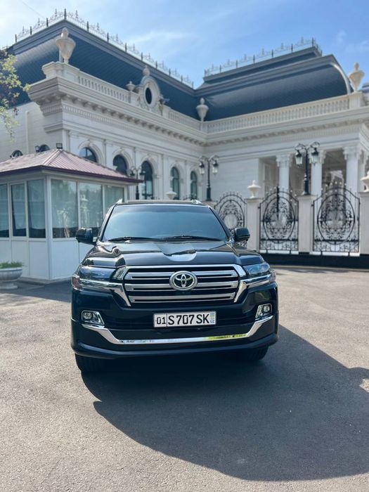 Toyota 200 сотилади