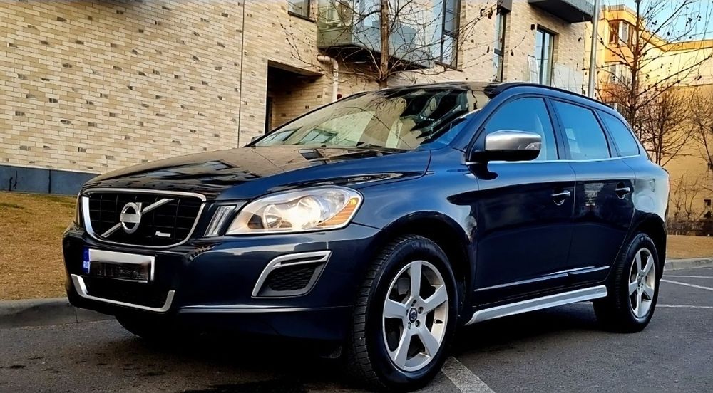 VOLVO XC60 2.4 D Automat 4x4  R DESIGN Model 2012