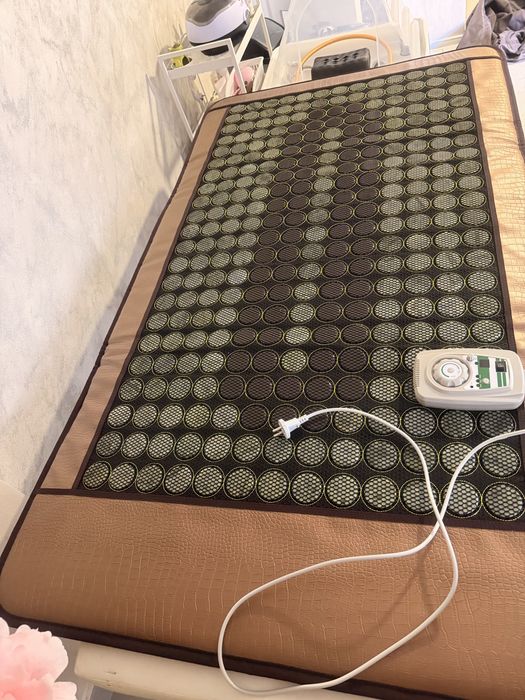 Saltea cu pietre de jad si turmalina