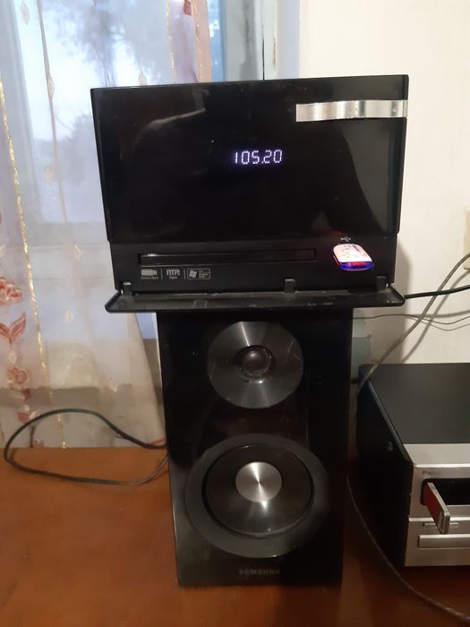 Продам музцентр Samsung
