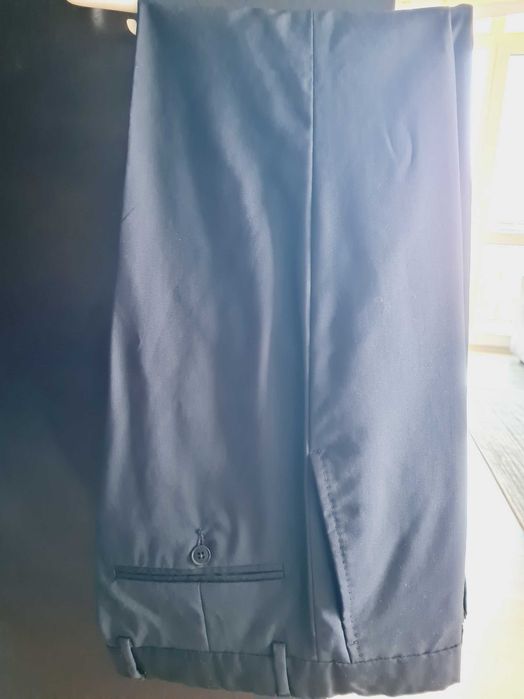 Мъжки официален костюм