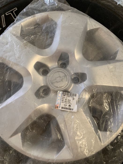 Продам оригинальный колпак Chevrolet