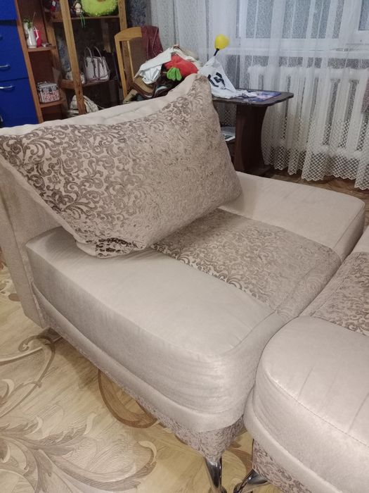 Продам кресла 2 штуки в хорошем состоянии 10 тыс