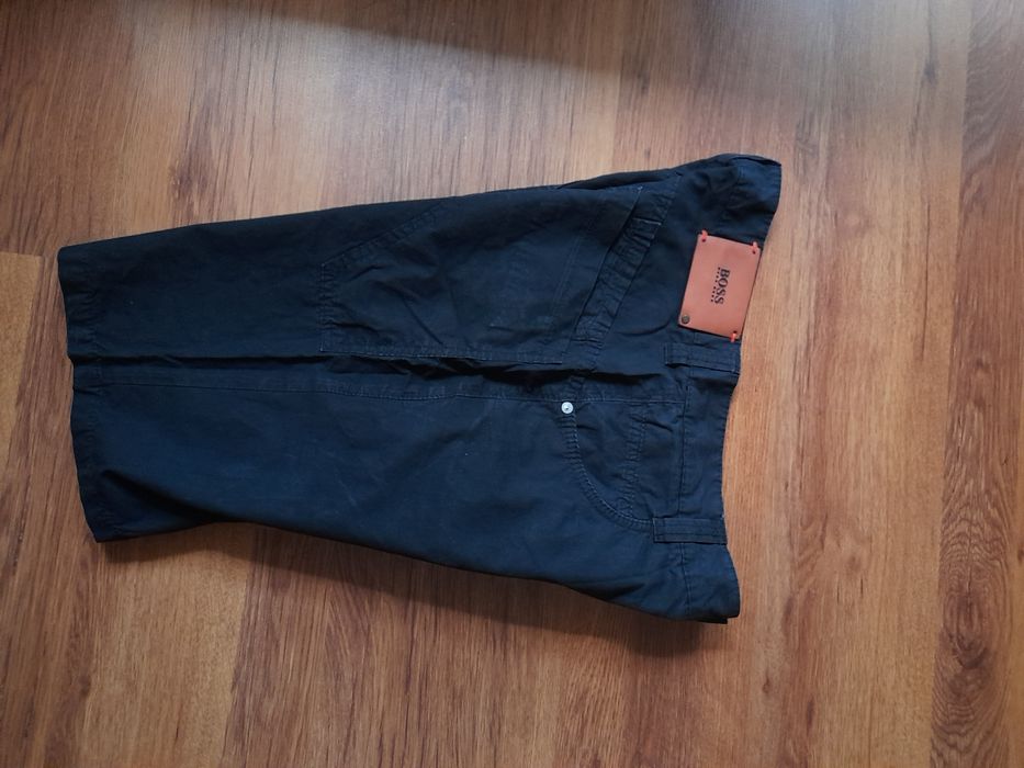 BOSS тениска и панталонки S- M размер.