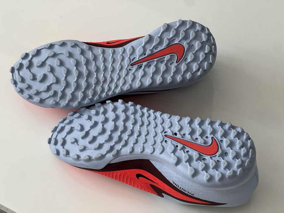 Футболни обувки Nike Phantom 6