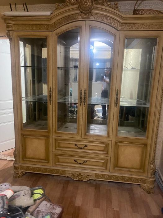 Мебел шкаф сервант  для посуды