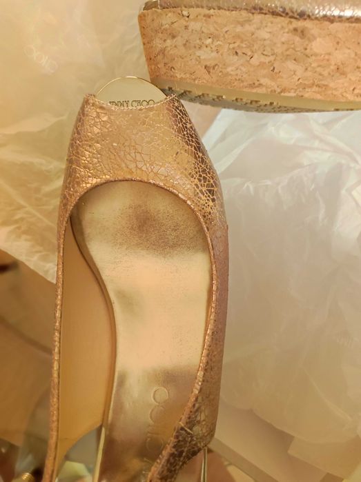 Продавам обувки Jimmy choo