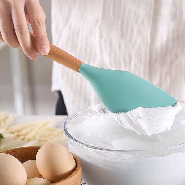 Сет 12 кухненски прибори за готвене - от естествено дърво