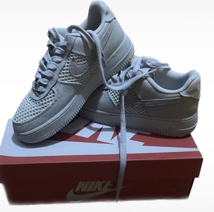 Adidasi nike air force 1’07 39