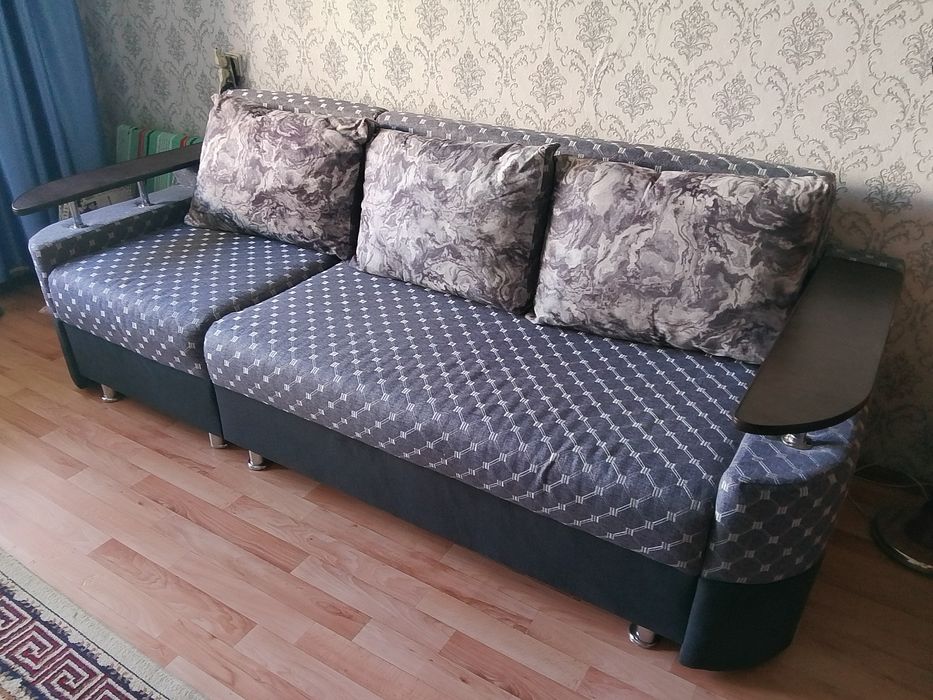 Продам диван б/у в хорошем состоянии