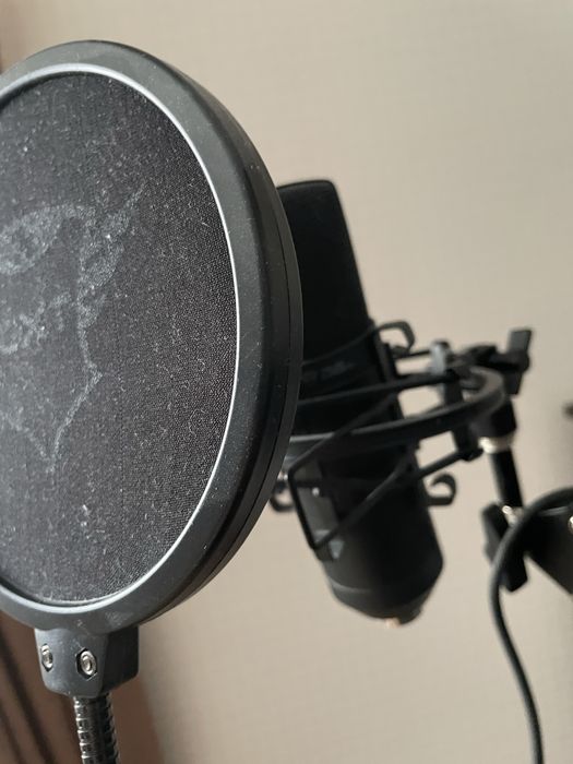 Микрофон студийный GXT