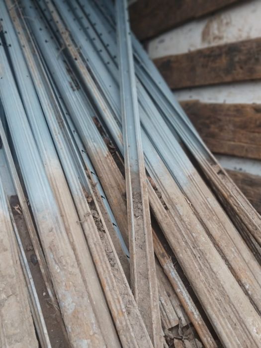 Avem spalieri de beton de vânzare și Șpalieri metalici de calitate