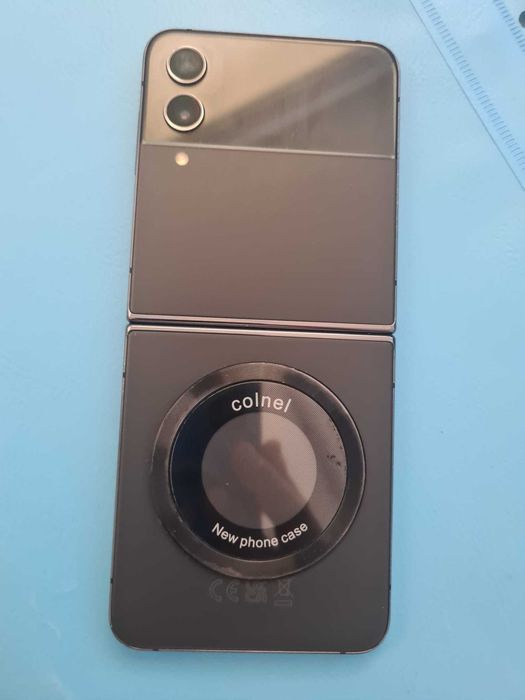 Galaxy Z Flip4 5G Graphite, 128 GB