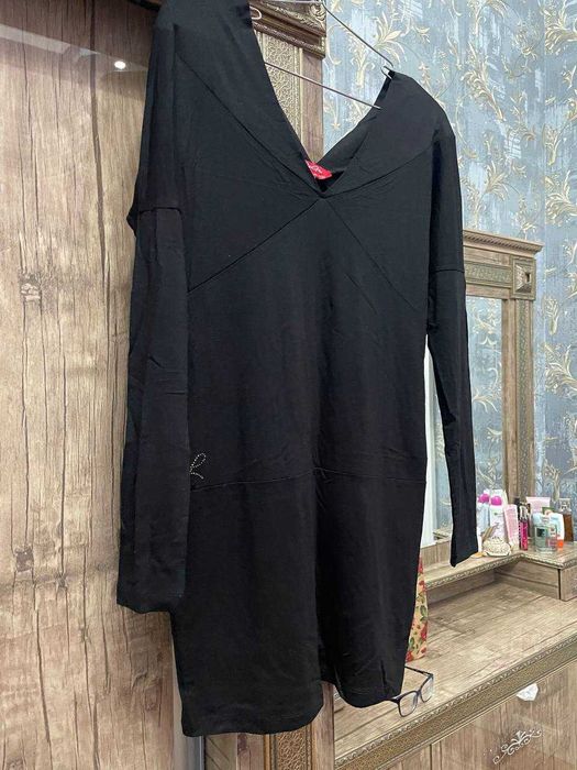 Черное обтягивающее короткое вечернее платье