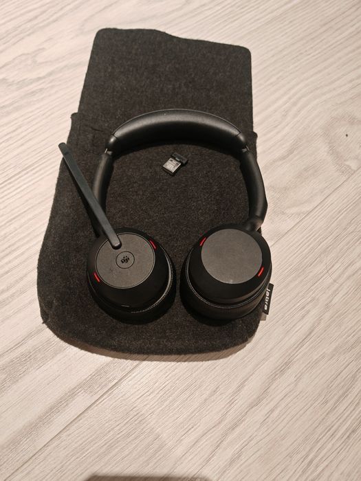 Vând Căști Jabra Evolve 2 55Wireless cu microfon.