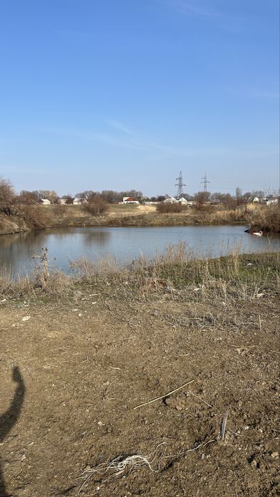 Продам землю 2,5 гектара