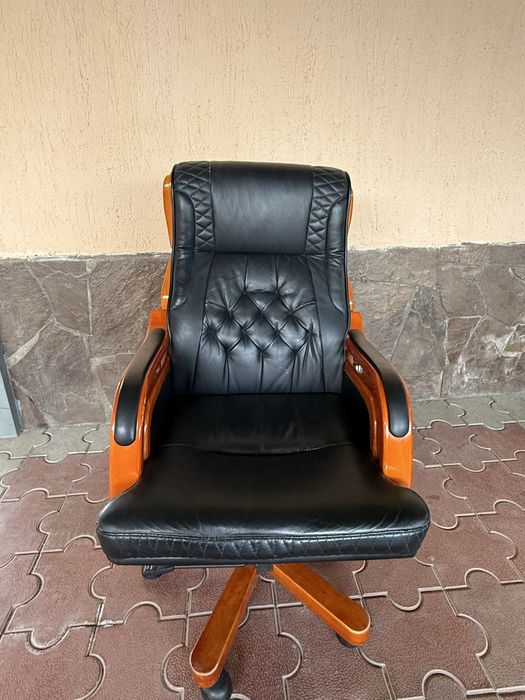 Продам Добротное Офисное кресло