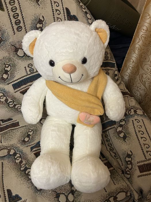 Плюшевая белая мишка