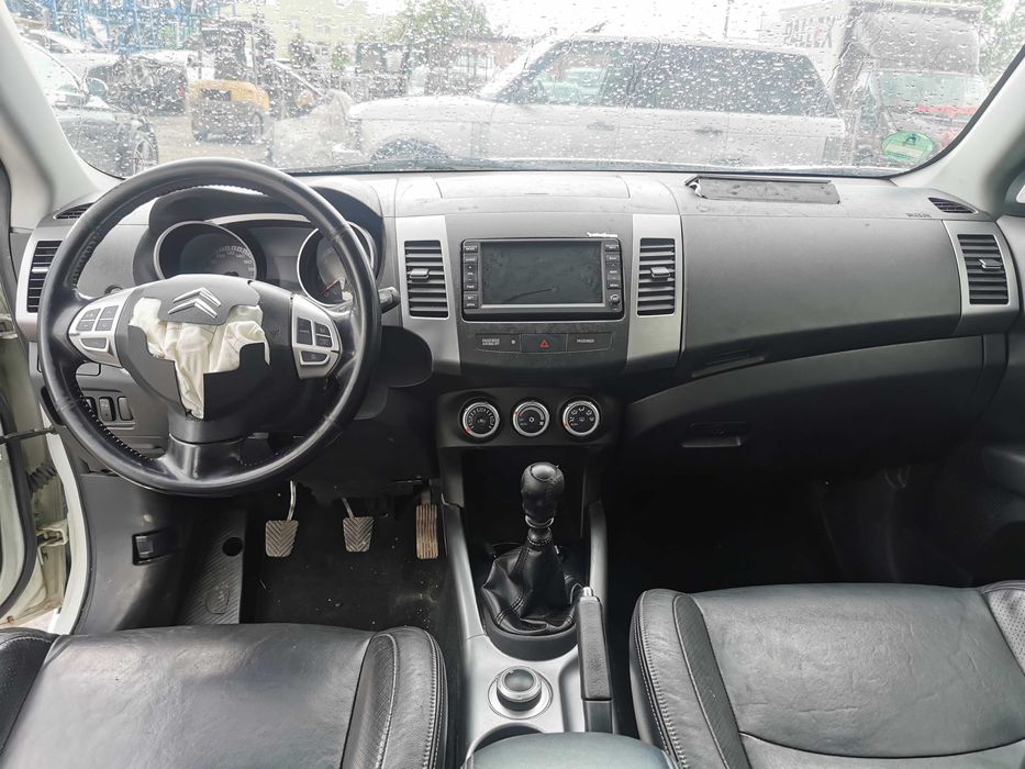 dezmembrez citroen C crosser