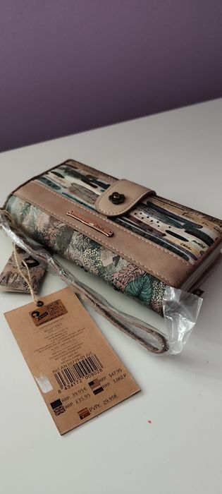 Портмоне - чисто ново